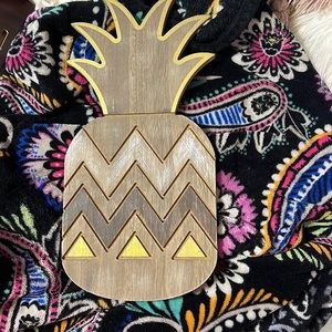 pineapple wall decor